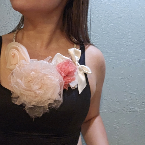 Vintage Style Boho Chiffon Rose and Ribbon Necklace - Picture 3 of 3